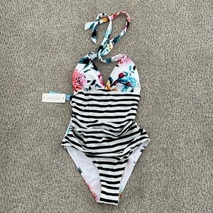 Cupshe NWT Halter Plunge one Piece Swimsuit size XS